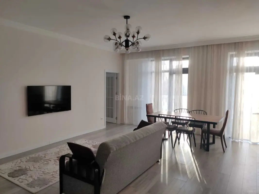 Kirayə verilir 3 otaqlı mənzil 106 m²
