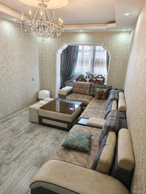 Satılır 4 otaqlı mənzil 110 m²