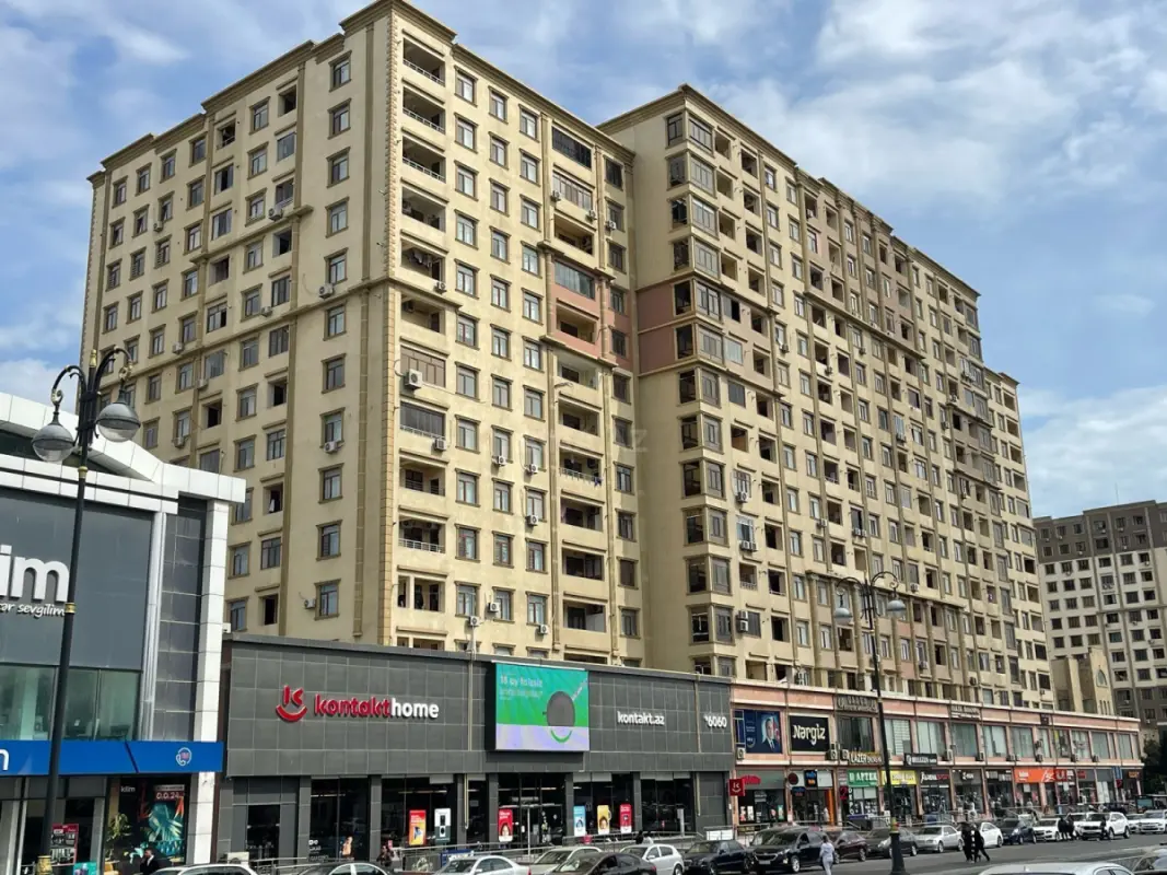 Satılır 2 otaqlı mənzil 70 m²