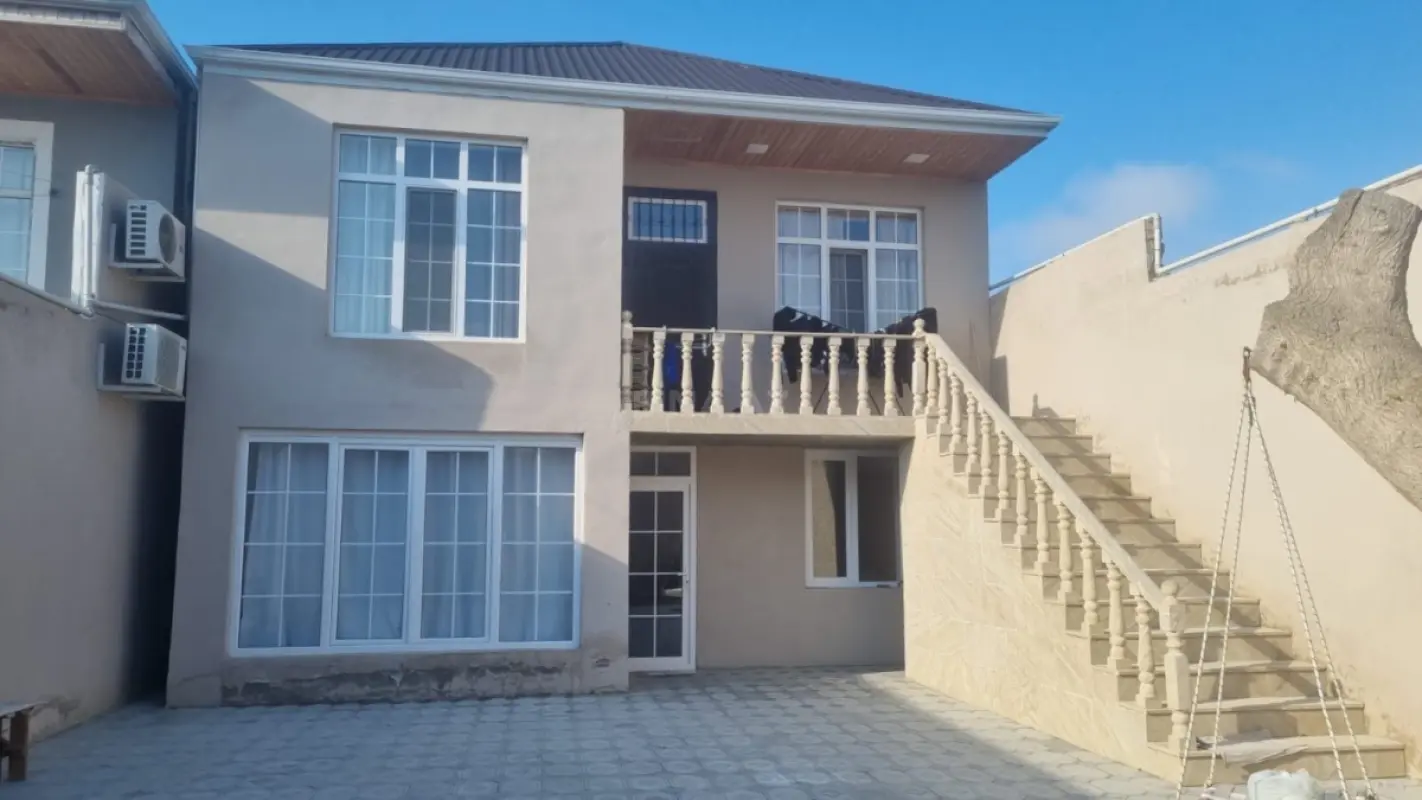 Satılır 5 otaqlı həyət evi 160 m²