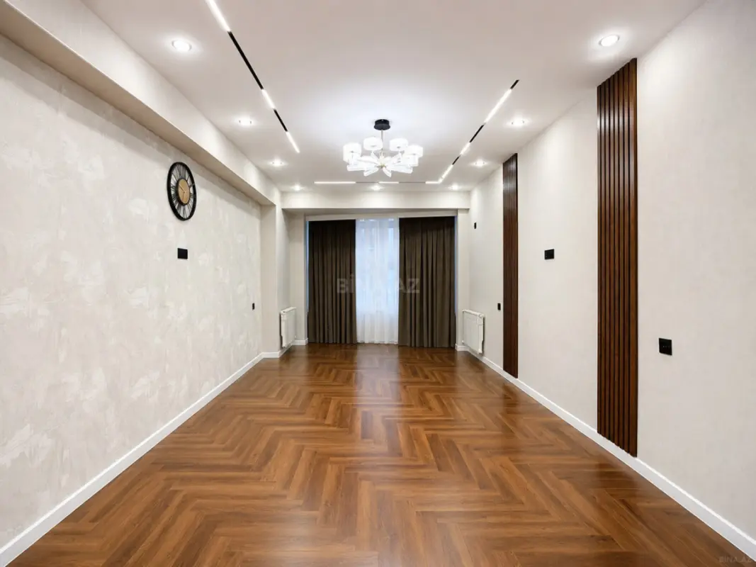 Satılır 3 otaqlı mənzil 121 m²