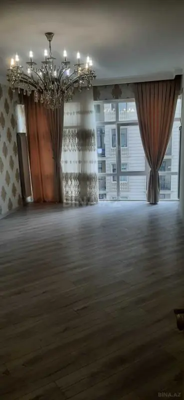 Kirayə verilir 3 otaqlı mənzil 160 m²