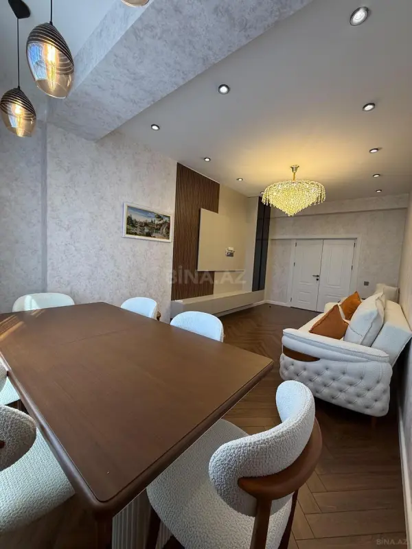 Satılır 3 otaqlı mənzil 140 m²