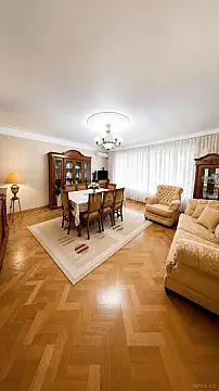 Satılır 3 otaqlı mənzil 135 m² — Bakı 3 otaq 135.00 m²