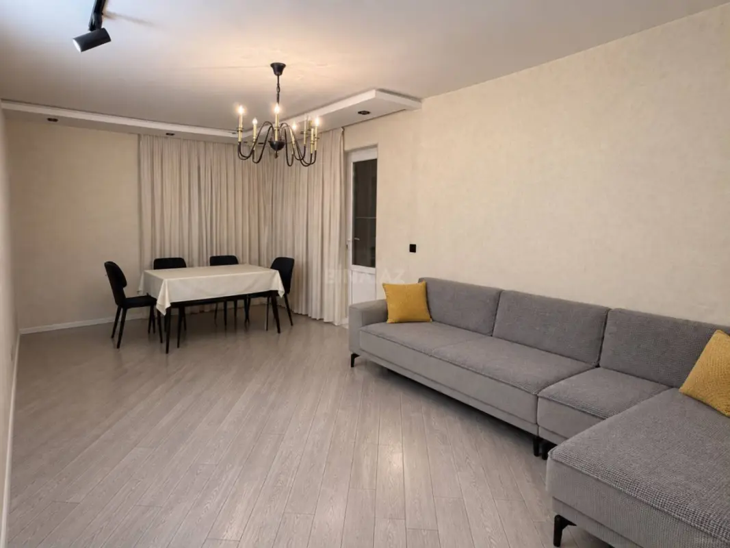 Satılır 4 otaqlı mənzil 90 m²