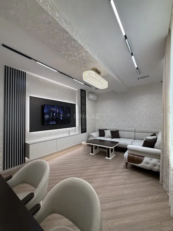 Satılır 3 otaqlı mənzil 95 m²