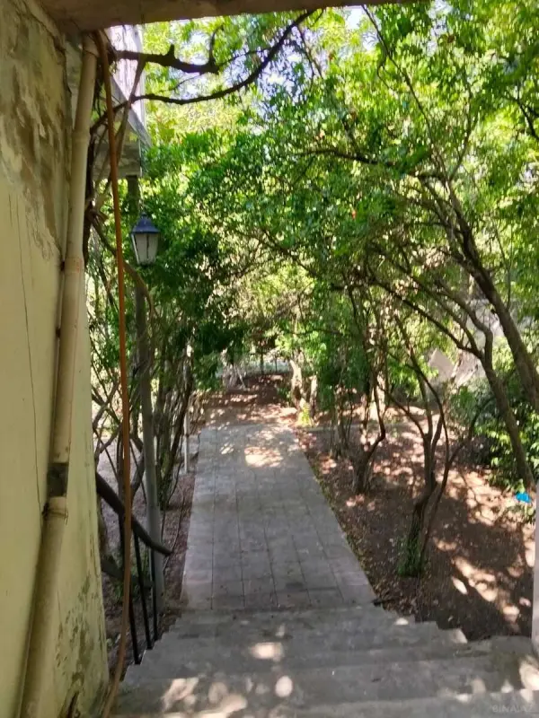 Satılır 4 otaqlı həyət evi 200 m²