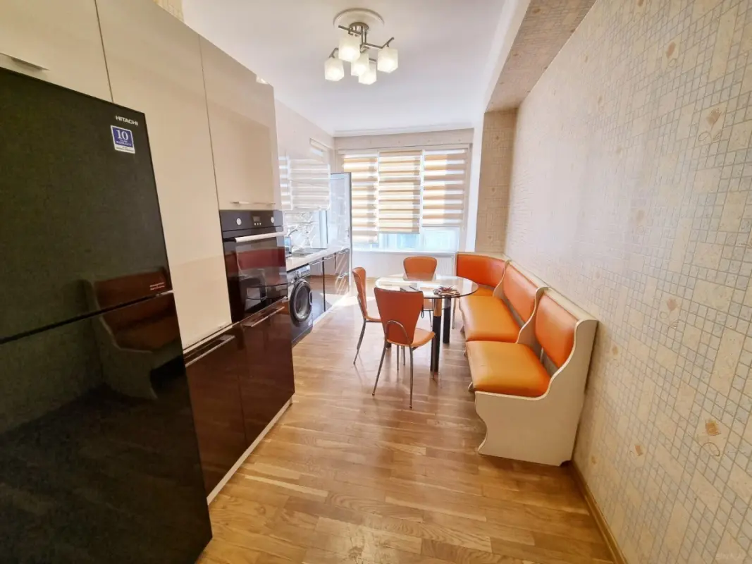 Kirayə verilir 2 otaqlı mənzil 90 m²