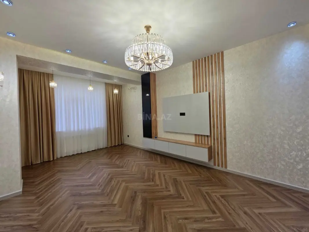Satılır 3 otaqlı mənzil 105 m²
