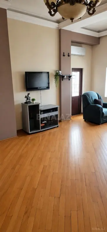 Kirayə verilir 2 otaqlı mənzil 86 m²