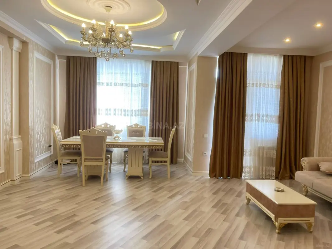Kirayə verilir 4 otaqlı mənzil 141 m²