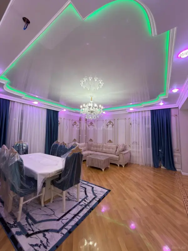 Satılır 3 otaqlı mənzil 131 m²