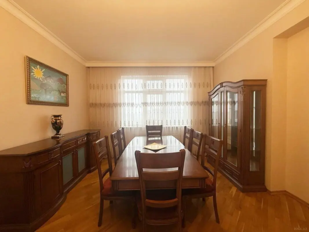 Kirayə verilir 2 otaqlı mənzil 110 m²