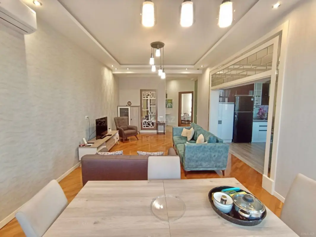 Kirayə verilir 3 otaqlı mənzil 130 m²