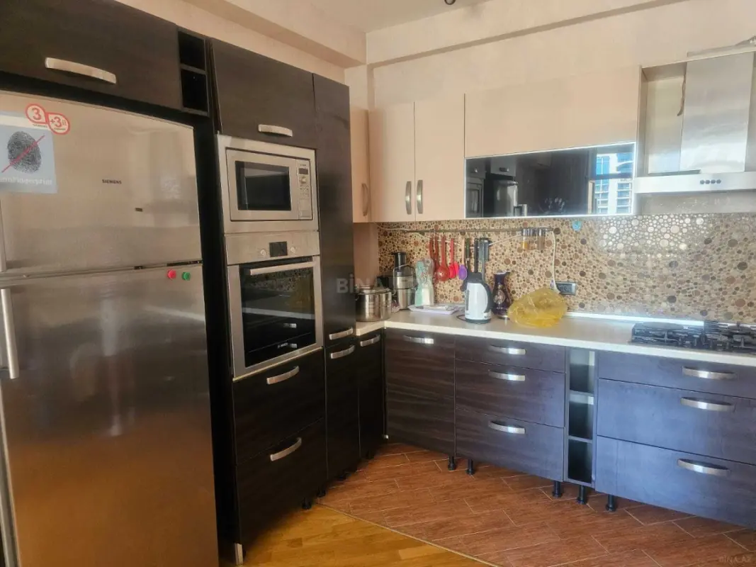 Kirayə verilir 3 otaqlı mənzil 102 m²