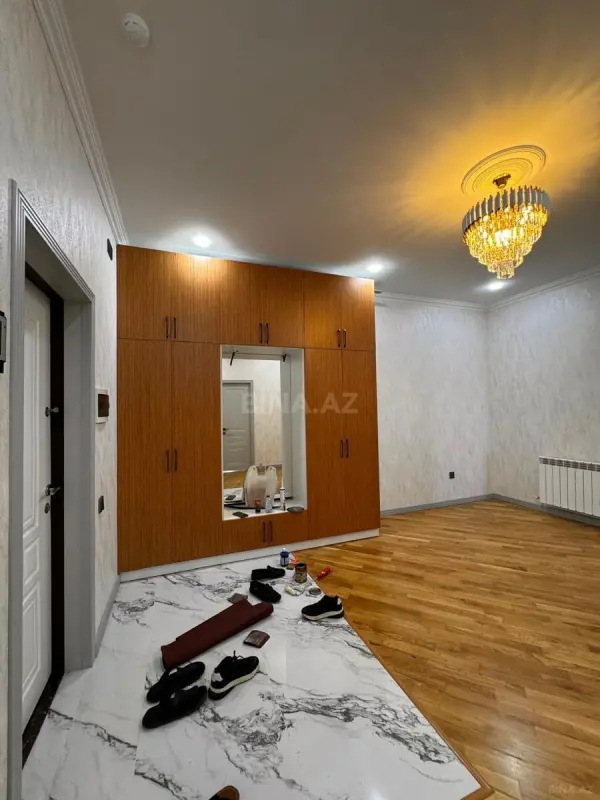 Kirayə verilir 3 otaqlı mənzil 150 m²