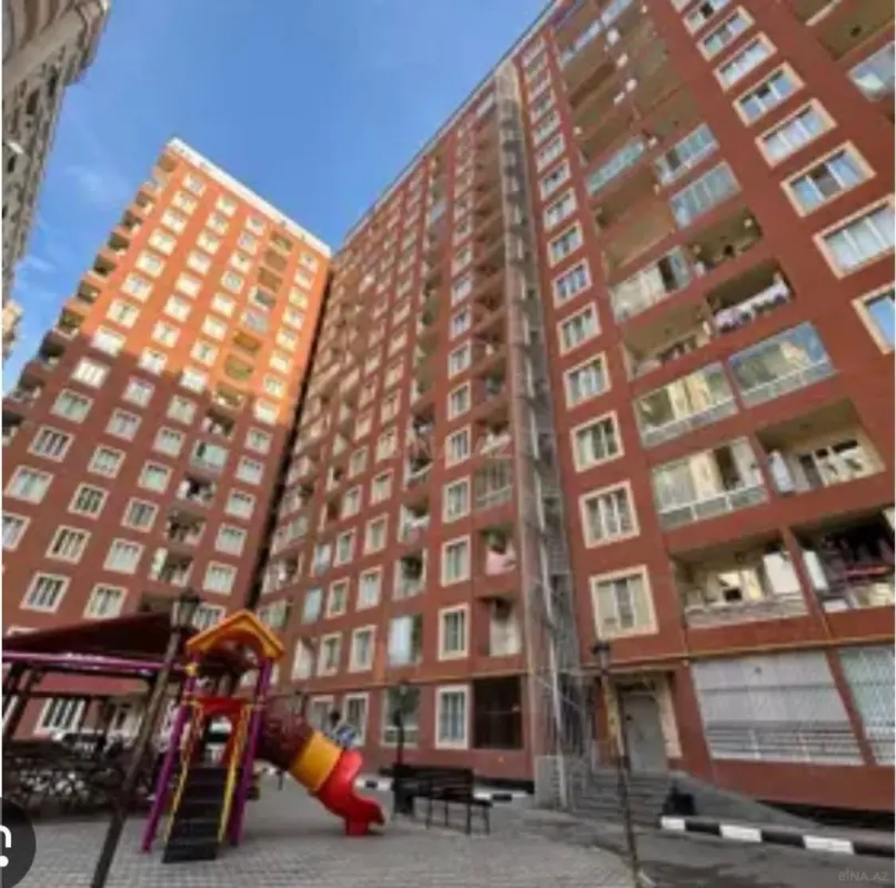 Satılır 3 otaqlı mənzil 110 m²