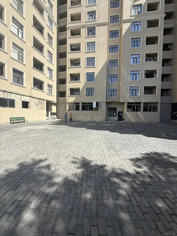 Satılır 3 otaqlı mənzil 153 m²