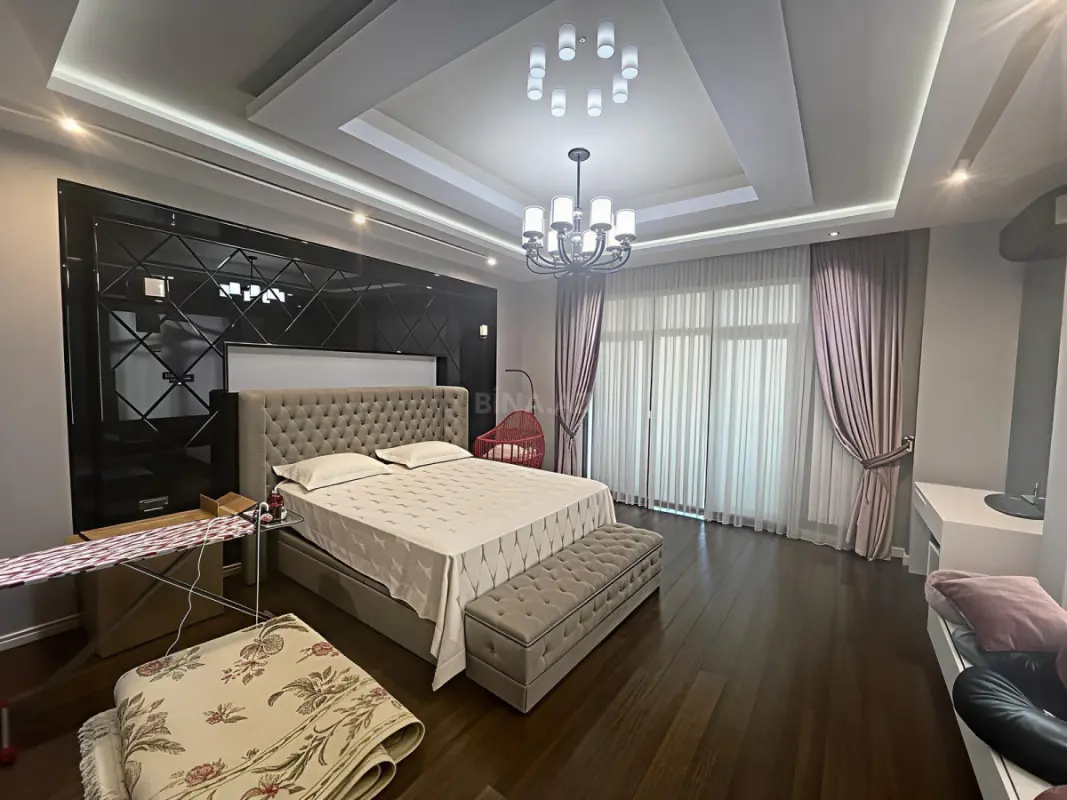 Kirayə verilir 3 otaqlı mənzil 140 m²