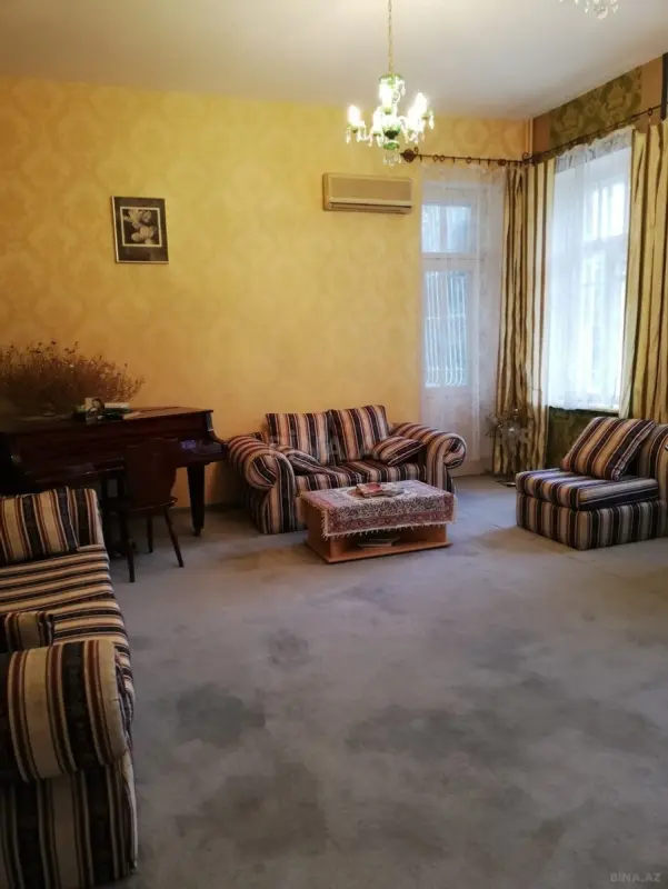 Kirayə verilir 3 otaqlı mənzil 120 m²