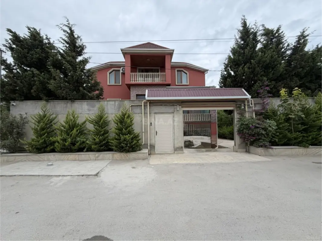Satılır 8 otaqlı həyət evi 278.9 m²