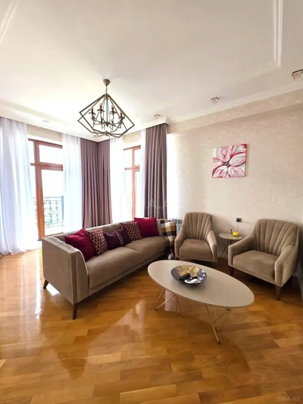 Satılır 2 otaqlı mənzil 67 m²