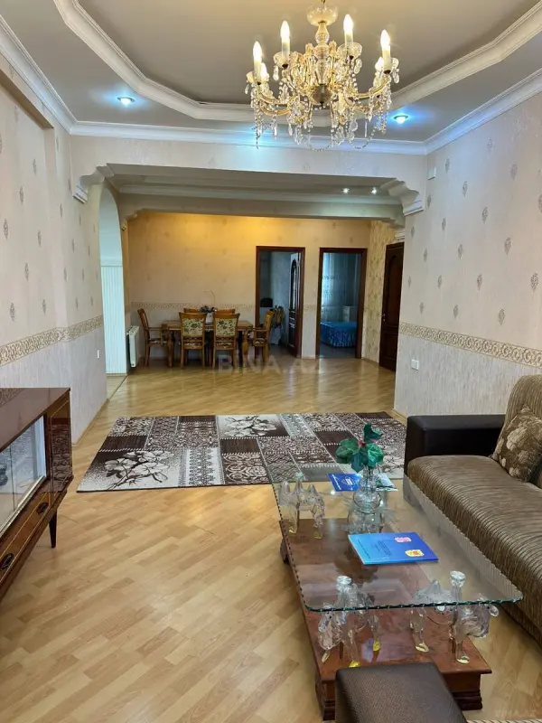 Kirayə verilir 3 otaqlı mənzil 125 m²