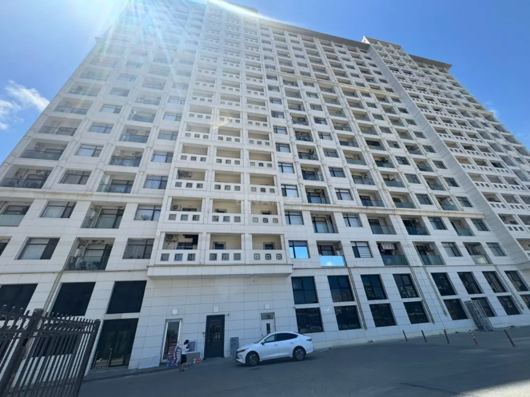 Satılır 4 otaqlı mənzil 154 m²