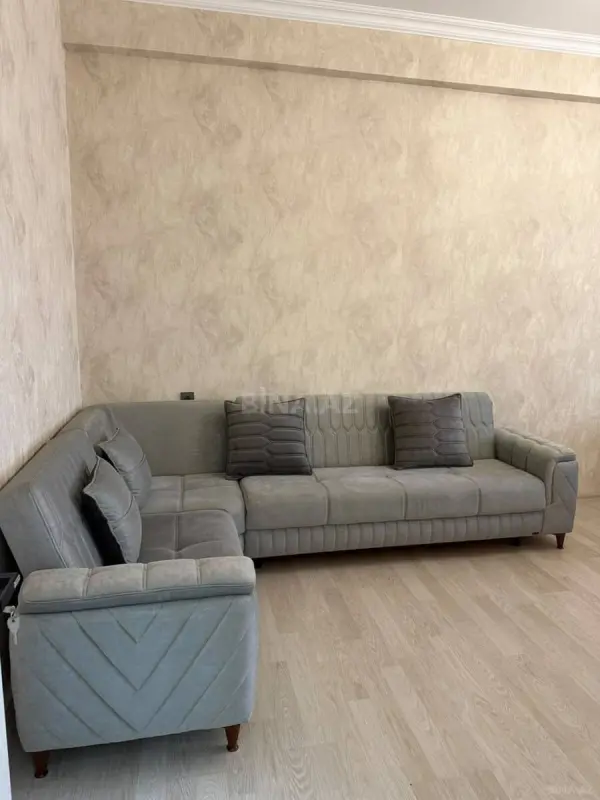 Kirayə verilir 2 otaqlı mənzil 68 m²