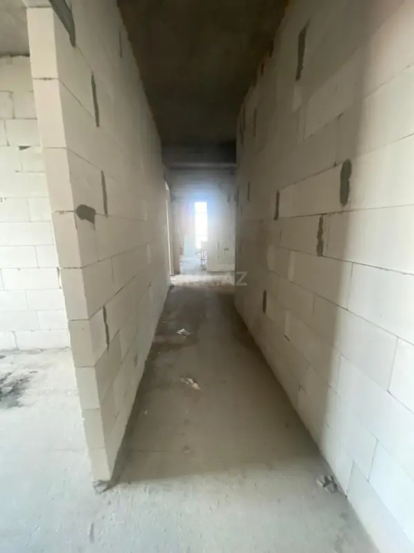 Satılır 2 otaqlı mənzil 77 m²