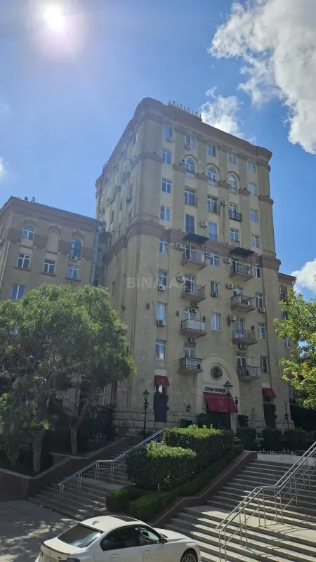Satılır 2 otaqlı mənzil 63 m²