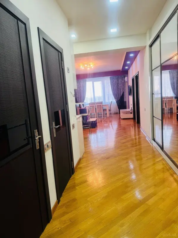 Kirayə verilir 2 otaqlı mənzil 80 m²