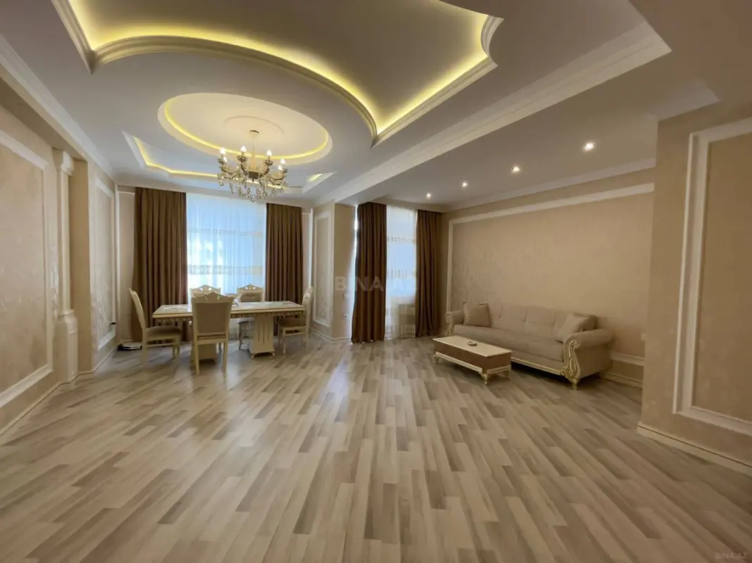 Kirayə verilir 4 otaqlı mənzil 141 m²