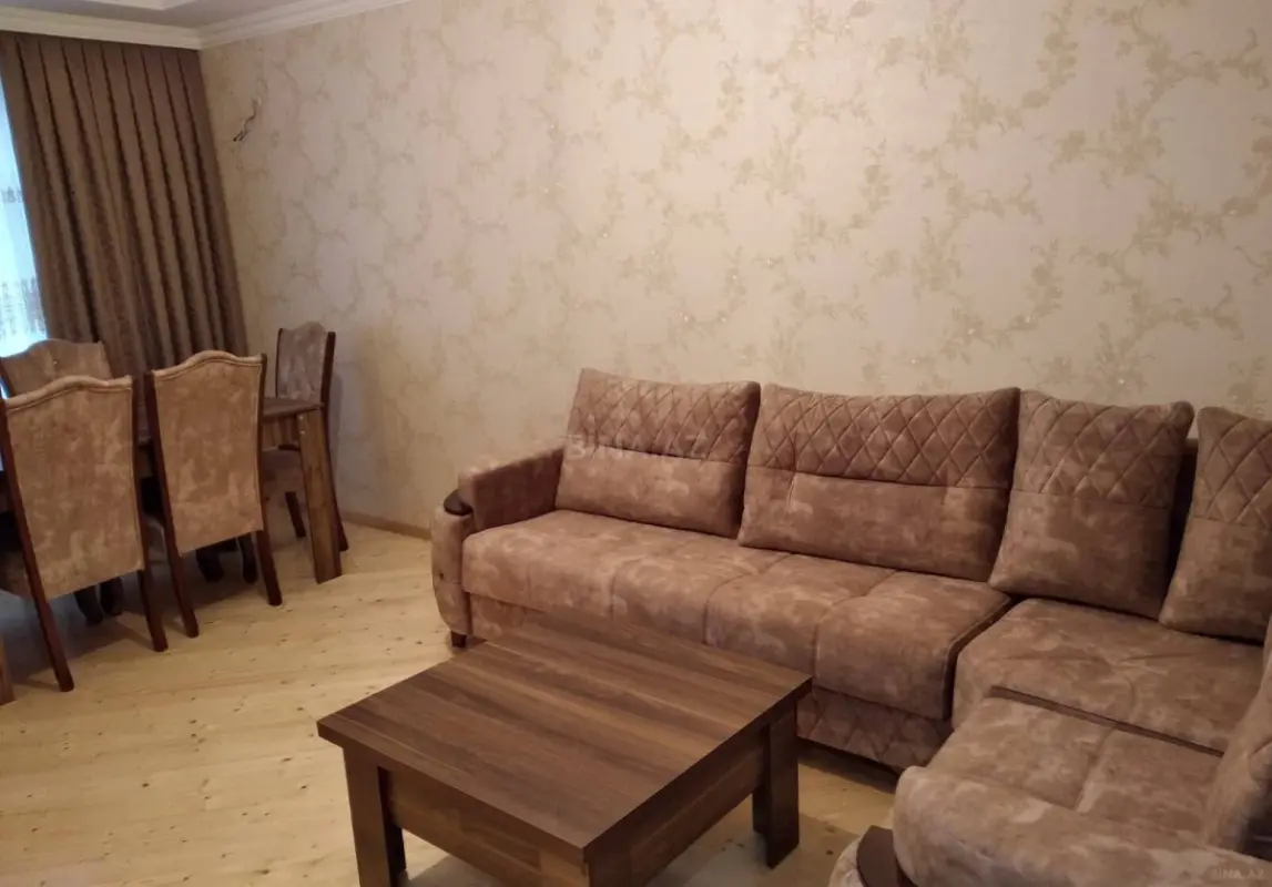 Kirayə verilir 4 otaqlı mənzil 100 m²