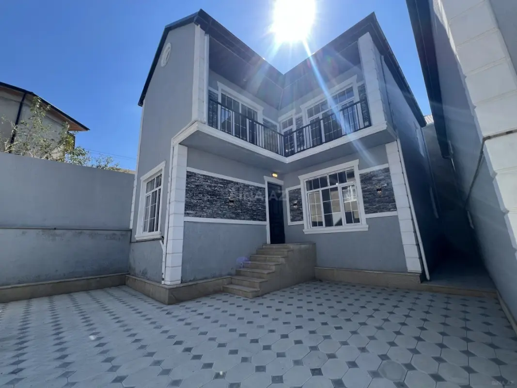 Satılır 5 otaqlı həyət evi 180 m²