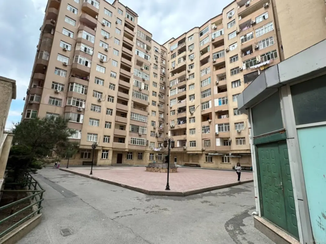Satılır 2 otaqlı mənzil 72 m²