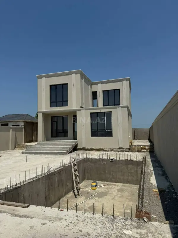 Satılır 5 otaqlı həyət evi 220 m²