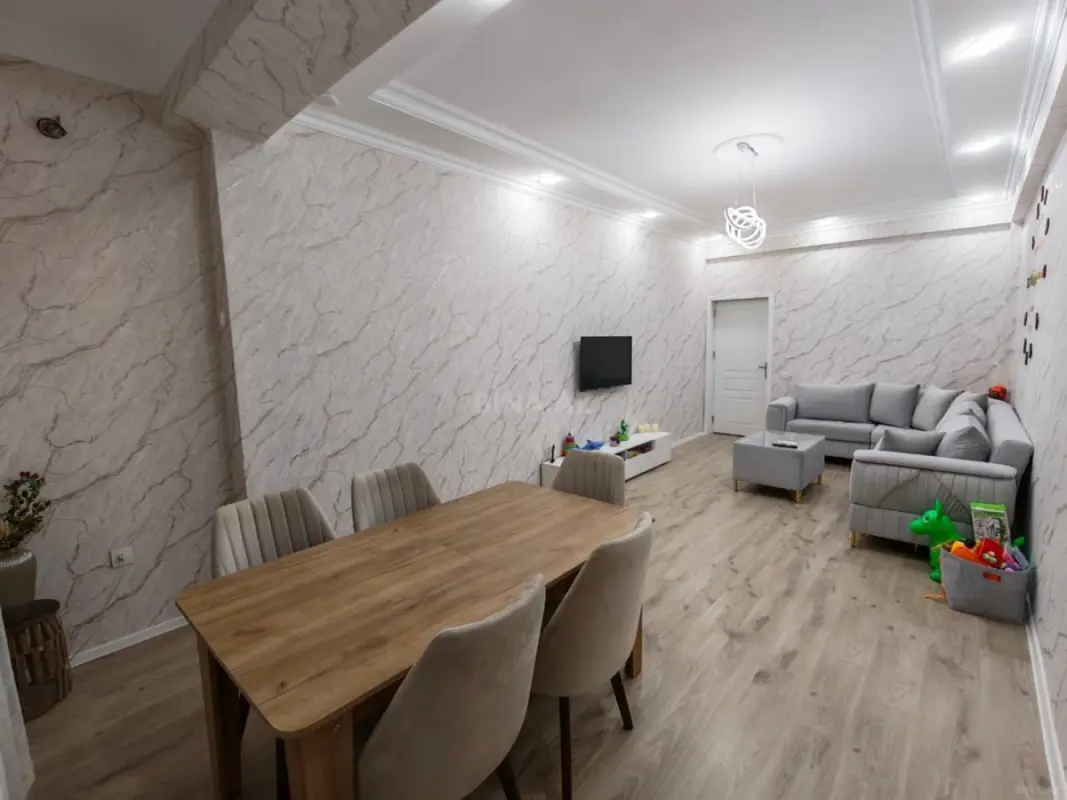Satılır 2 otaqlı mənzil 81 m²