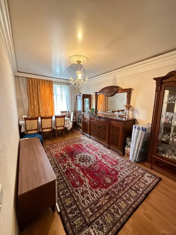 Satılır 4 otaqlı mənzil 90 m²