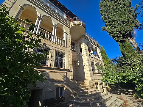 Kirayə verilir 7 otaqlı həyət evi 350 m² — Bakı, Həzi Aslanov qəs. 7 otaq 350.00 m²