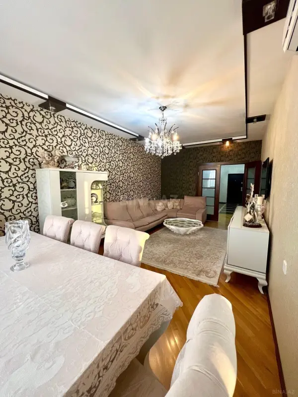 Satılır 3 otaqlı mənzil 117 m²