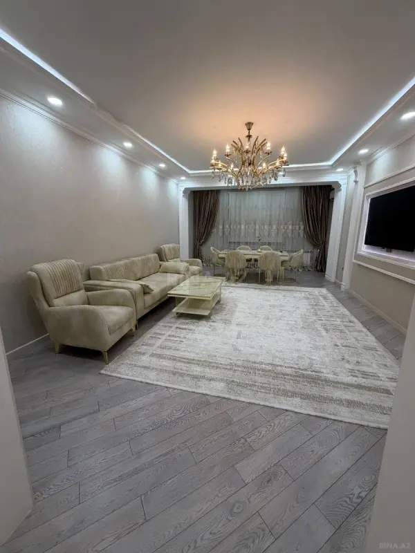 Satılır 3 otaqlı mənzil 150 m²