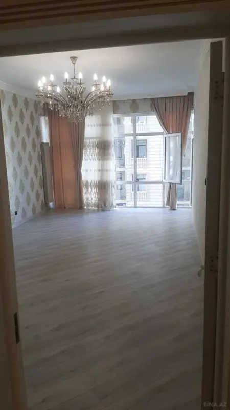 Kirayə verilir 3 otaqlı mənzil 160 m²