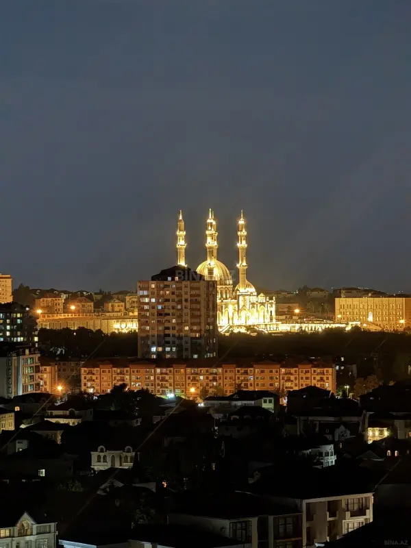 Satılır 3 otaqlı mənzil 130 m²