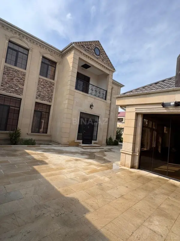 Satılır 8 otaqlı həyət evi 400 m²