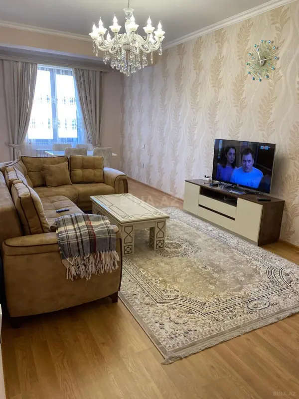 Kirayə verilir 2 otaqlı mənzil 100 m²