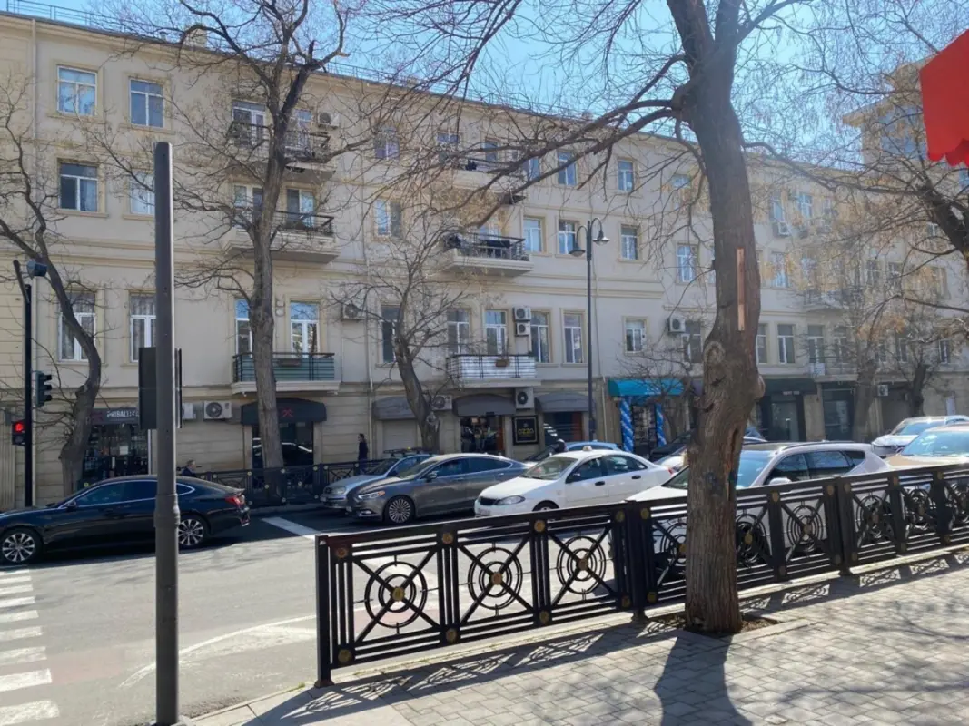 Satılır obyekt 54 m²
