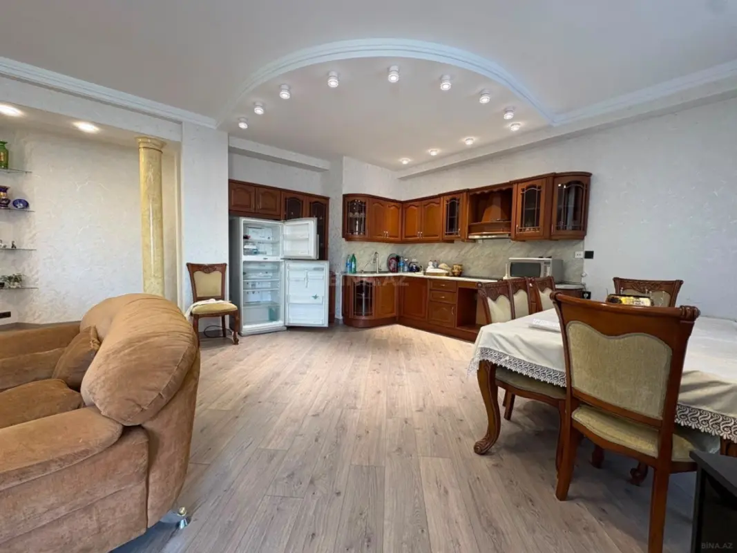 Kirayə verilir 3 otaqlı mənzil 116 m²