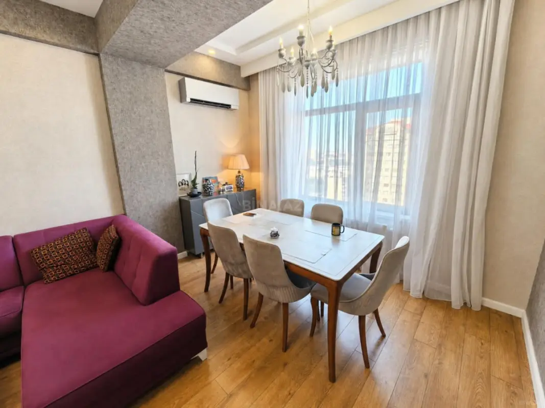 Satılır 3 otaqlı mənzil 107 m²