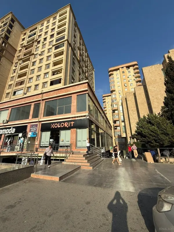 Satılır 3 otaqlı mənzil 135 m²